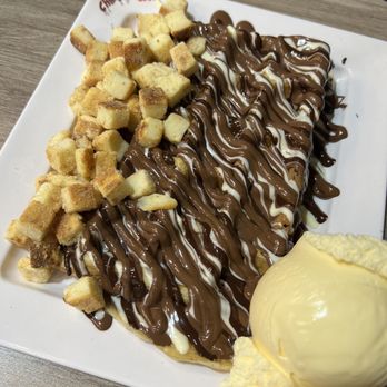 Chocolate Bash - Waffle with cheesecake bites, chocolate, vanilla ice cream - Coffee & Tea Near Me - Long Beach, California