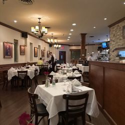 Erin's Isle - Beautiful place. Great service food is excellent