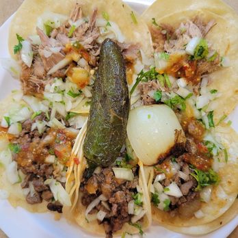 El Rinconsito - Bellevue - 5 tacos plate - 3 Asada ($2.93), 2 Carnitas ($2.32) - Mexican Near Me - Bellevue, Washington El Rinconsito - Bellevue - 5 tacos plate - 3 Asada ($2.93), 2 Carnitas ($2.32) - Mexican Near Me - Bellevue, Washington