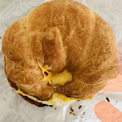 Dunkin' - Egg & Cheese in plain Croissant