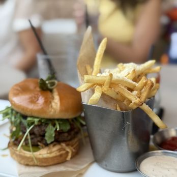 Luna Bistro Cafe - Yummy Smash Burger and Parm Fries! - New American Near Me - Long Beach, California
