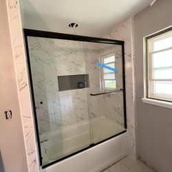 Pro Glass & Quality Screens - BI PASS TUB SHOWER