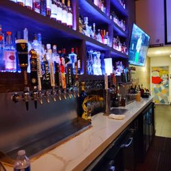 Hidden Tap & Barrel - Lots of beer! And more!