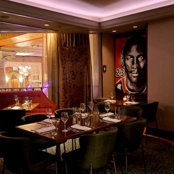 Michael Jordan's Steak House - Chicago - Dining room - Steakhouses Near Me - Chicago, Illinois Michael Jordan's Steak House - Chicago - Dining room - Steakhouses Near Me - Chicago, Illinois