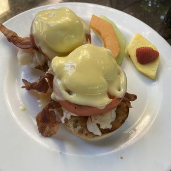 Blue Heaven - BLT (bacon, lobster, tomato) eggs benedict with lime hollandaise - Breakfast & Brunch Near Me - Key West, Florida Blue Heaven - BLT (bacon, lobster, tomato) eggs benedict with lime hollandaise - Breakfast & Brunch Near Me - Key West, Florida