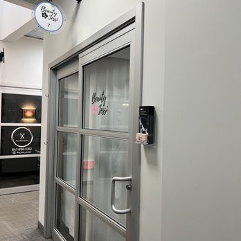 Beauty By Jessi - Entrance - Estheticians Near Me - Park Ridge, Illinois Beauty By Jessi - Entrance - Estheticians Near Me - Park Ridge, Illinois