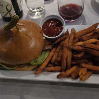 Volo - Burger. - Burgers Near Me - Oxford, Connecticut Volo - Burger. - Burgers Near Me - Oxford, Connecticut