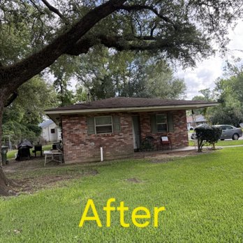 Joey Brown Tree Service - After we trimmed up the large limbs over the house - Tree Services Near Me - Livingston, Texas Joey Brown Tree Service - After we trimmed up the large limbs over the house - Tree Services Near Me - Livingston, Texas