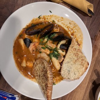 Harborside Restaurant - Seafood Cioppino - American Near Me - Newport Beach, California Harborside Restaurant - Seafood Cioppino - American Near Me - Newport Beach, California