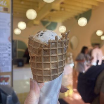 Kate's Ice Cream - Check out this beauty of a gluten-free dairy ice cream cone - Ice Cream & Frozen Yogurt Near Me - Portland, Oregon