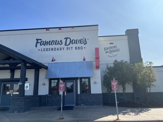 Famous Dave's Bar-B-Que by null