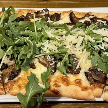 Twisted Oak Tavern - Mushroom flatbread - American Near Me - Camarillo, California