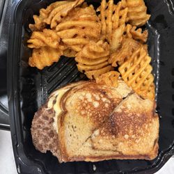 The Good Life Sports Bar & Grill - Gretna - Patty melt with waffle fries