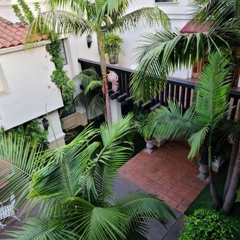 Best Western Plus Carpinteria Inn - Courtyard from above 3 - Hotels Near Me - Carpinteria, California Best Western Plus Carpinteria Inn - Courtyard from above 3 - Hotels Near Me - Carpinteria, California