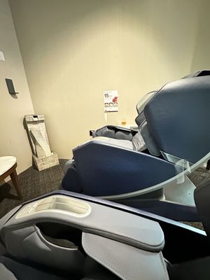 SATS Premier Lounge Terminal 3 by null