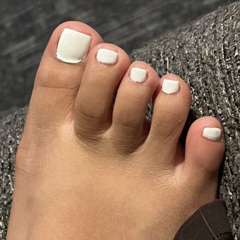 Paris Nail Lounge - Flooded big toe, no cuticle oil. - Nail Salons Near Me - Las Vegas, Nevada Paris Nail Lounge - Flooded big toe, no cuticle oil. - Nail Salons Near Me - Las Vegas, Nevada