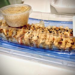 Jas & Denis Sushi-Poke - Crunchy Dragon roll with salmon