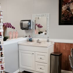 T & N Nail Salon