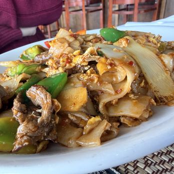 Pha Khao - drunken noodle - Thai Near Me - Kenosha, Wisconsin