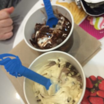 Menchie's Frozen Yogurt - Was disappointed that the "hot toppings" weren't even warm - Ice Cream & Frozen Yogurt Near Me - Auburn, Washington Menchie's Frozen Yogurt - Was disappointed that the "hot toppings" weren't even warm - Ice Cream & Frozen Yogurt Near Me - Auburn, Washington