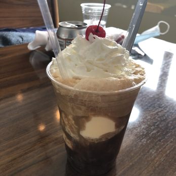 Mac & Walt's - Root beer Float - Bars Near Me - Norton, Massachusetts