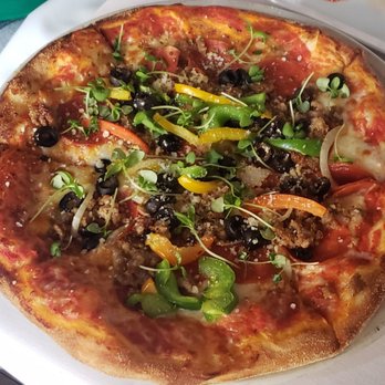 Fiorella's Italian Kitchen - Supreme pizza minus mushrooms - Pizza Near Me - Oxon Hill, Maryland