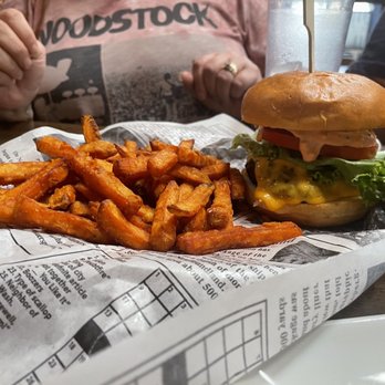 Barrelhouse 101 - Classic Cheeseburger - American Near Me - Ventura, California Barrelhouse 101 - Classic Cheeseburger - American Near Me - Ventura, California