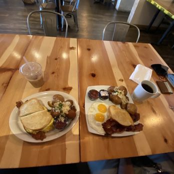 Farm Table - Farm table Breakfast Farm Plate and breakfast Bacon Egg Sandwich - Breakfast & Brunch Near Me - Van Nuys, California