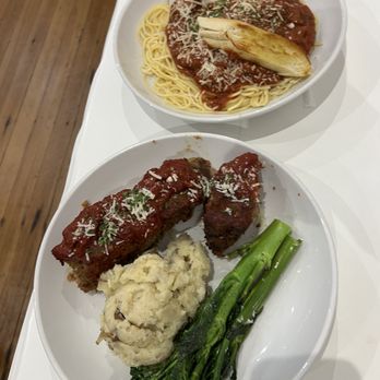 The Grumpy Rabbit - Best meatloaf ever! Spaghetti and meat-sauce also darn good. - American Near Me - Lonoke, Arkansas The Grumpy Rabbit - Best meatloaf ever! Spaghetti and meat-sauce also darn good. - American Near Me - Lonoke, Arkansas