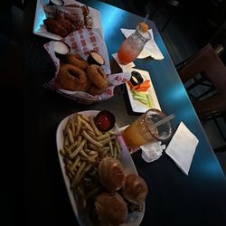 House of Wings Sports Bar - Cheeseburger Sliders 12 Piece Boneless Wings