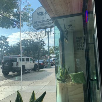 Sweet Cow Cafe - Window seat is nice here - Ice Cream & Frozen Yogurt Near Me - Pasadena, California Sweet Cow Cafe - Window seat is nice here - Ice Cream & Frozen Yogurt Near Me - Pasadena, California