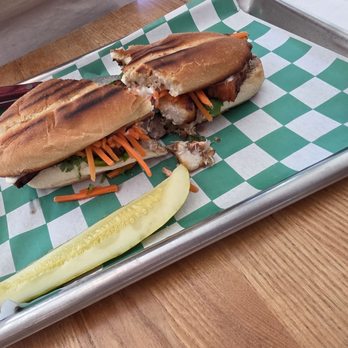 Ed's Delicatessen - Bahn mi - Delis Near Me - Edwardsville, Illinois