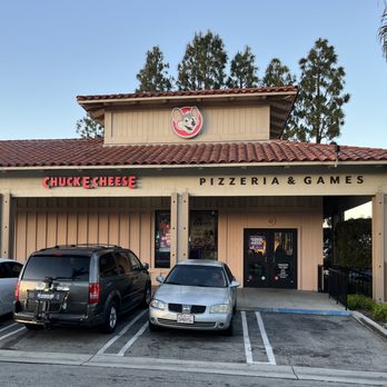 Chuck E Cheese's