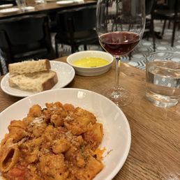 PACCHERI BOLOGNESE but without broccoli. It was delicious and the service was great. I paired it with a Cabernet Sauvignon called Oderro.
