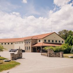 Holland Marsh Wineries - Entrance of the winery
