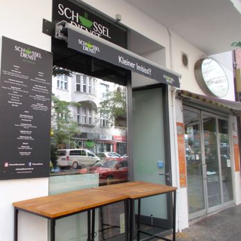 Restaurant Schüsseldienst - von außen am Morgen - Fast Food Near Me - Berlin, BE Restaurant Schüsseldienst - von außen am Morgen - Fast Food Near Me - Berlin, BE