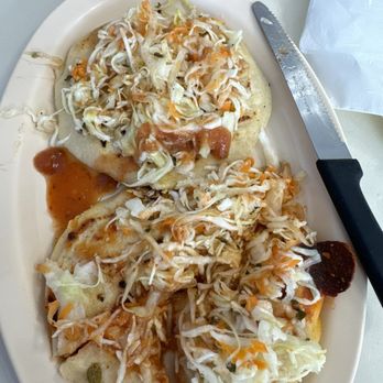 Pupuseria Rinconcito Hispano - Dining for lunch, pork and cheese pupusas - Salvadoran Near Me - Des Plaines, Illinois Pupuseria Rinconcito Hispano - Dining for lunch, pork and cheese pupusas - Salvadoran Near Me - Des Plaines, Illinois