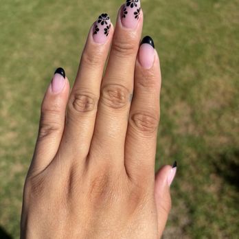 Le's Nail & Spa - Day Spas Near Me - Ventura, California Le's Nail & Spa - Day Spas Near Me - Ventura, California