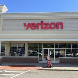 Exterior photo of Verizon - Biddeford, Maine Exterior photo of Verizon - Biddeford, Maine