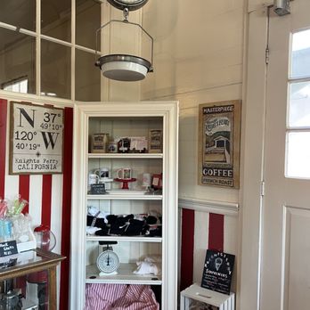 Knight's Ferry Creamery - Ice Cream & Frozen Yogurt Near Me - Knights Ferry, California