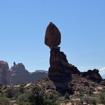 Arches National Park - Balancing rock - Parks Near Me