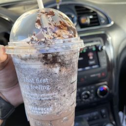 This one taste like all coffee no syrup no bueno This one taste like all coffee no syrup no bueno