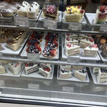 Paris Baguette - Bakeries Near Me - Birmingham, Michigan