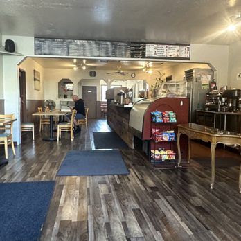 Tiny Town Cafe - Breakfast & Brunch Near Me - Forestville, California