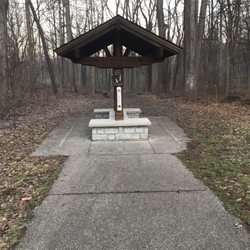 Hills & Dales MetroPark Paw Paw Camp - Trailhead