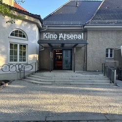 Arsenal Cinema - The entry from Plantagenstraße to the Arsenal Cinema