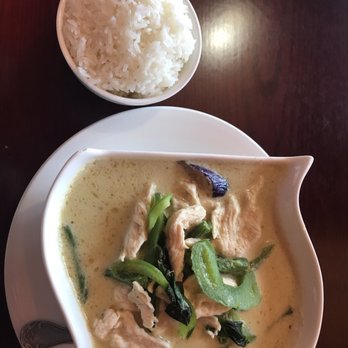 Tum Thai - Green Curry with chicken - Thai Near Me - Kenilworth, New Jersey Tum Thai - Green Curry with chicken - Thai Near Me - Kenilworth, New Jersey