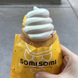 pistachio & cookies & cream swirl with nutella filling for the cone pistachio & cookies & cream swirl with nutella filling for the cone