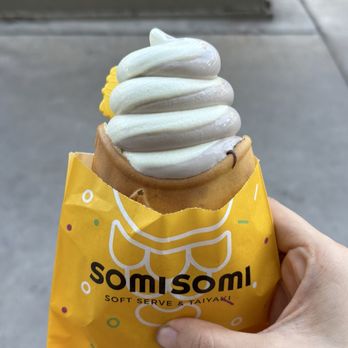 Somisomi - pistachio & cookies & cream swirl with nutella filling for the cone - Ice Cream & Frozen Yogurt Near Me - Los Angeles, California Somisomi - pistachio & cookies & cream swirl with nutella filling for the cone - Ice Cream & Frozen Yogurt Near Me - Los Angeles, California
