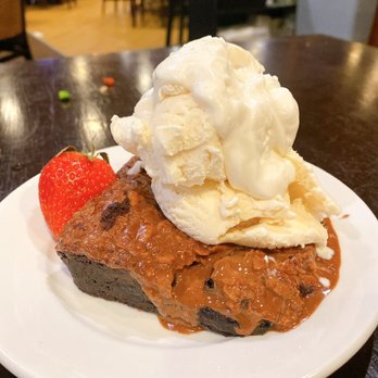 Side Street Inn - Chocolate Peanut Butter Crunch- OMG / Save Room $11 - Sports Bars Near Me - Honolulu, Hawaii Side Street Inn - Chocolate Peanut Butter Crunch- OMG / Save Room $11 - Sports Bars Near Me - Honolulu, Hawaii